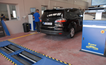 Cada vez es peor idea llevar el coche con la ITV caducada